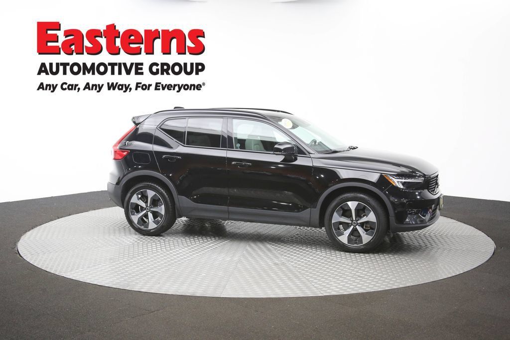 Used 2023 Volvo XC40 B4 Ultimate FWD image 43