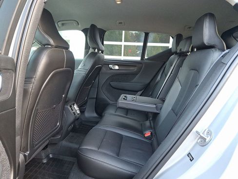 Certified 2024 Volvo XC40 B5 Core image 10