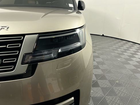 Used 2024 Land Rover Range Rover Long Wheelbase SE AWD/4WD image 9