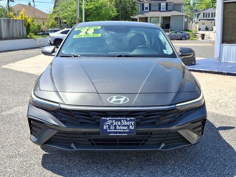 Used 2024 Hyundai Elantra SEL FWD image 2