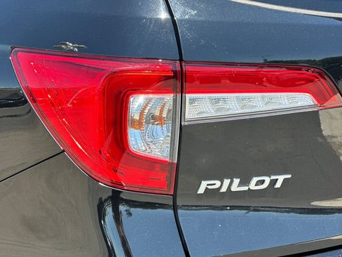 Used 2022 Honda Pilot Touring image 27