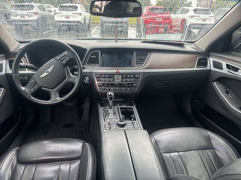 Used 2015 Hyundai Genesis 3.8 image 9