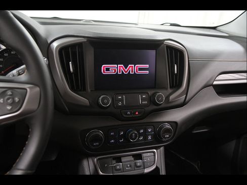 Used 2024 GMC Terrain AT4 w/ Tech Package AWD/4WD image 9