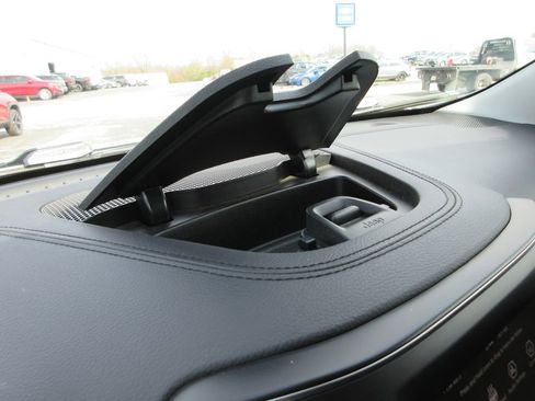 Used 2021 Jeep Cherokee Latitude Plus image 30