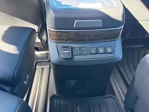 New 2026 Toyota Sienna Platinum image 10