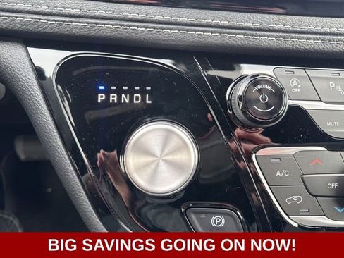 New 2026 Chrysler Pacifica Select image 30