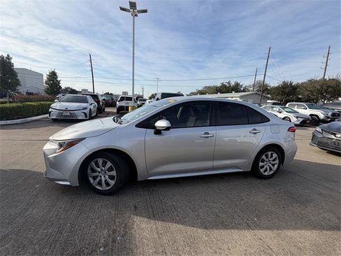 Certified 2022 Toyota Corolla LE image 8