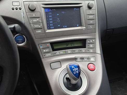 Used 2012 Toyota Prius Two FWD image 8
