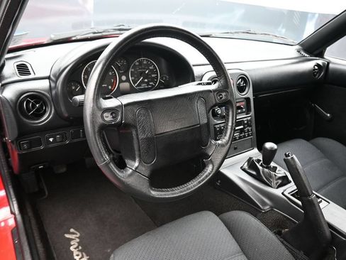 Used 1990 MAZDA MX-5 Miata RWD image 12
