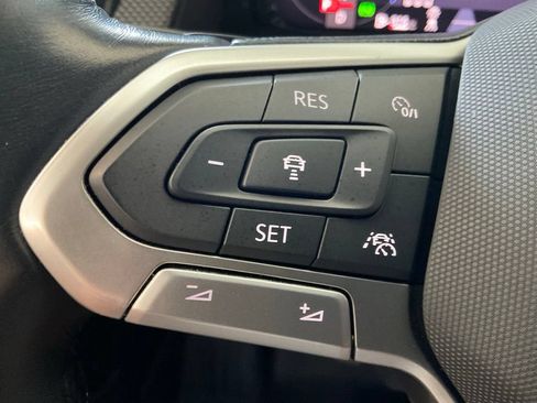 Used 2024 Volkswagen Atlas Cross Sport SEL R-Line AWD/4WD image 12