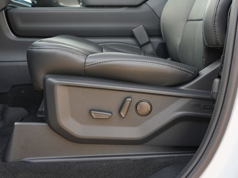 New 2025 Ford Expedition Platinum image 18