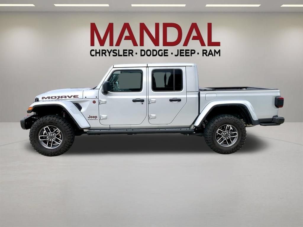 Used 2024 Jeep Gladiator Mojave AWD/4WD image 9