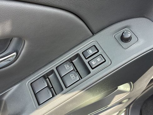Used 2026 Nissan Frontier SV w/ SV Convenience Package RWD image 9