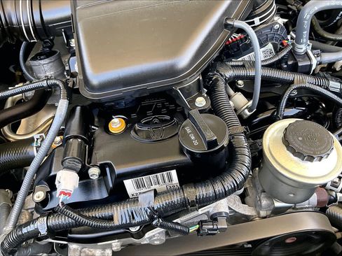 Used 2021 Toyota Tacoma SR w/ SR Convenience Package RWD image 31