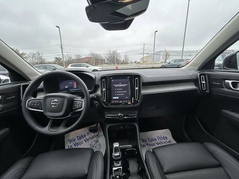 Certified 2025 Volvo XC40 B5 Plus w/ Climate Package image 12