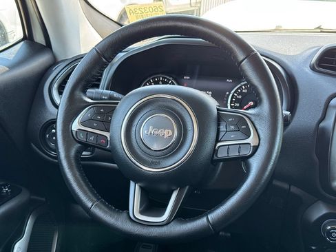 Certified 2022 Jeep Renegade Latitude w/ Convenience Group AWD/4WD image 23