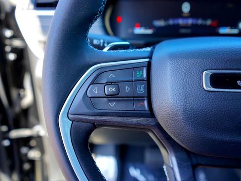 Used 2023 Jeep Grand Cherokee L Limited image 12