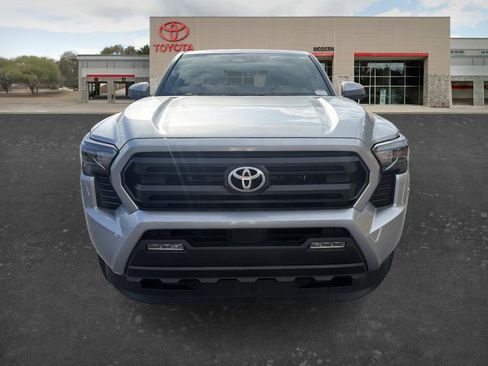 Certified 2024 Toyota Tacoma SR5 image 2
