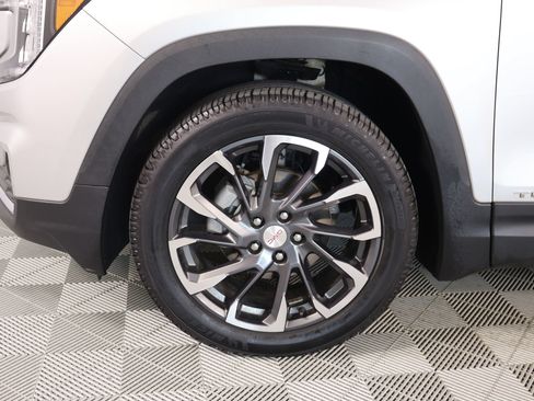 Used 2022 GMC Terrain SLT AWD/4WD image 17