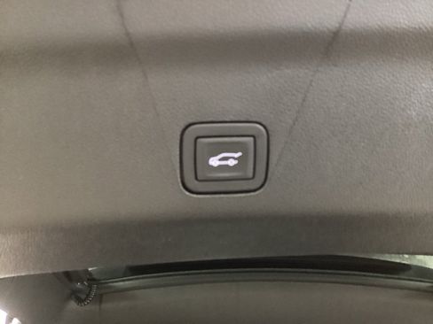 Used 2025 Chevrolet Tahoe Z71 w/ Z71 Off-Road Package image 39