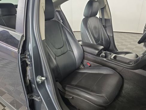 Used 2011 Chevrolet Volt Premium w/ Premium Trim Package image 17