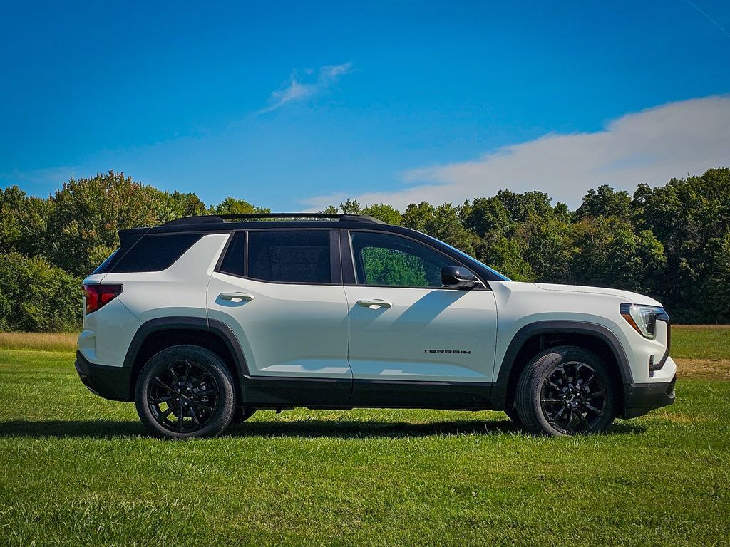 New 2027 GMC Terrain Elevation w/ Elevation Premium Package AWD/4WD image 2