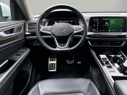 Used 2024 Volkswagen Atlas SEL Premium R-Line AWD/4WD image 12