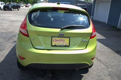Used 2013 Ford Fiesta SE FWD image 7