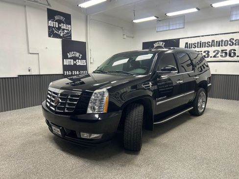Used 2007 Cadillac Escalade AWD w/ Information Package image 3