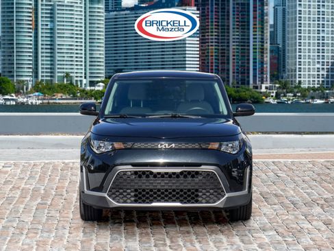 Used 2023 Kia Soul LX image 2