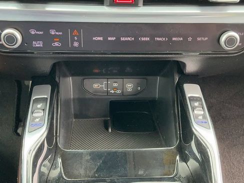 Used 2024 Kia Sorento SX FWD image 23