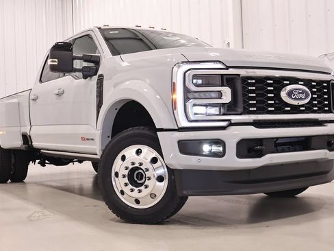 New 2026 Ford F450 Platinum w/ FX4 Off-Road Package AWD/4WD image 41