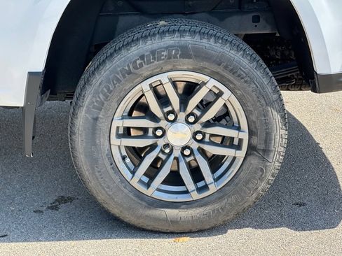 Used 2023 Chevrolet Colorado LT RWD image 27