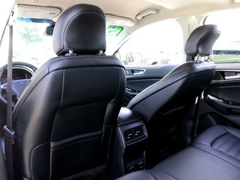 Used 2019 Ford Edge SEL w/ Equipment Group 201A FWD image 23