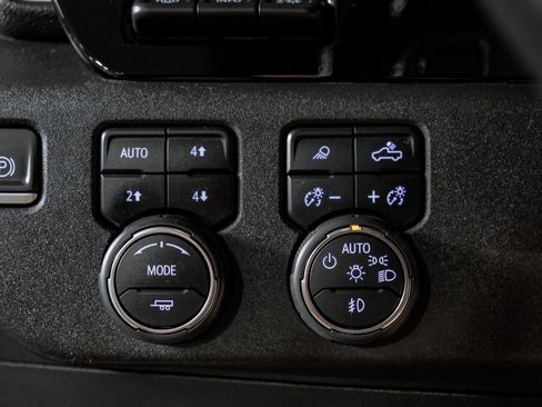 Used 2024 Chevrolet Silverado 2500 High Country w/ High Country Premium Package AWD/4WD image 25