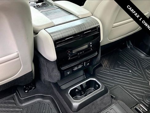 Used 2022 Jeep Wagoneer Series III w/ Premium Group I AWD/4WD image 10