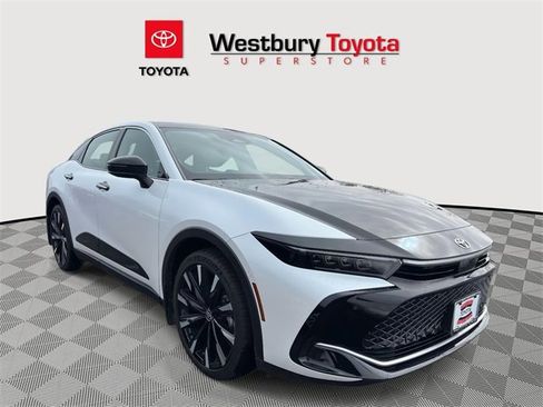 Certified 2024 Toyota Crown Platinum image 1