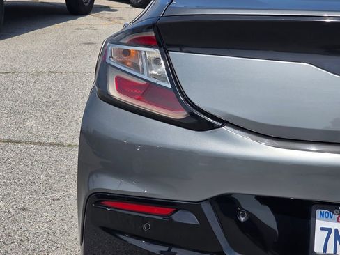 Used 2016 Chevrolet Volt Premier w/ Driver Confidence Package image 8