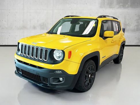 Used 2018 Jeep Renegade Latitude image 1