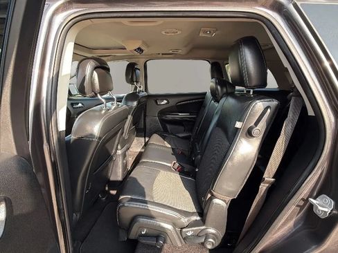 Used 2020 Dodge Journey Crossroad FWD image 17