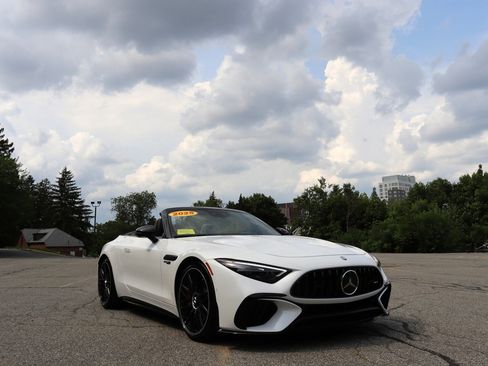 Used 2025 Mercedes-Benz SL 63 AMG 4MATIC image 30
