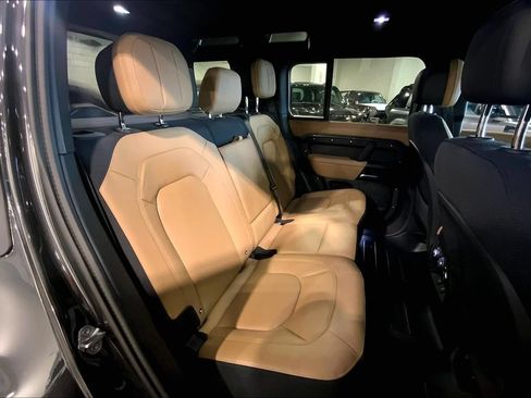 Certified 2025 Land Rover Defender 110 V8 AWD/4WD image 19