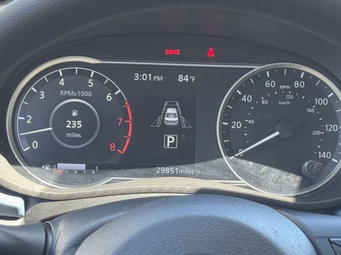 Used 2025 Nissan Versa SV FWD image 39