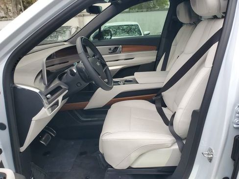 New 2026 Cadillac Vistiq Luxury AWD/4WD image 9