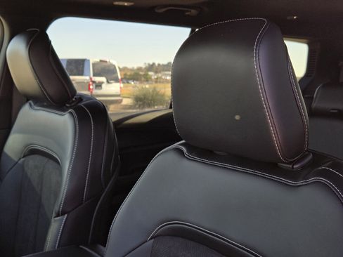 New 2025 Jeep Grand Cherokee L Altitude image 14