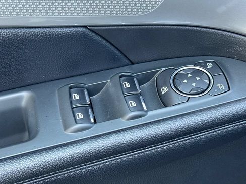 Used 2016 Ford Explorer XLT w/ Equipment Group 202A FWD image 13