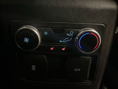 Used 2020 Ford Explorer XLT w/ Equipment Group 202A image 30