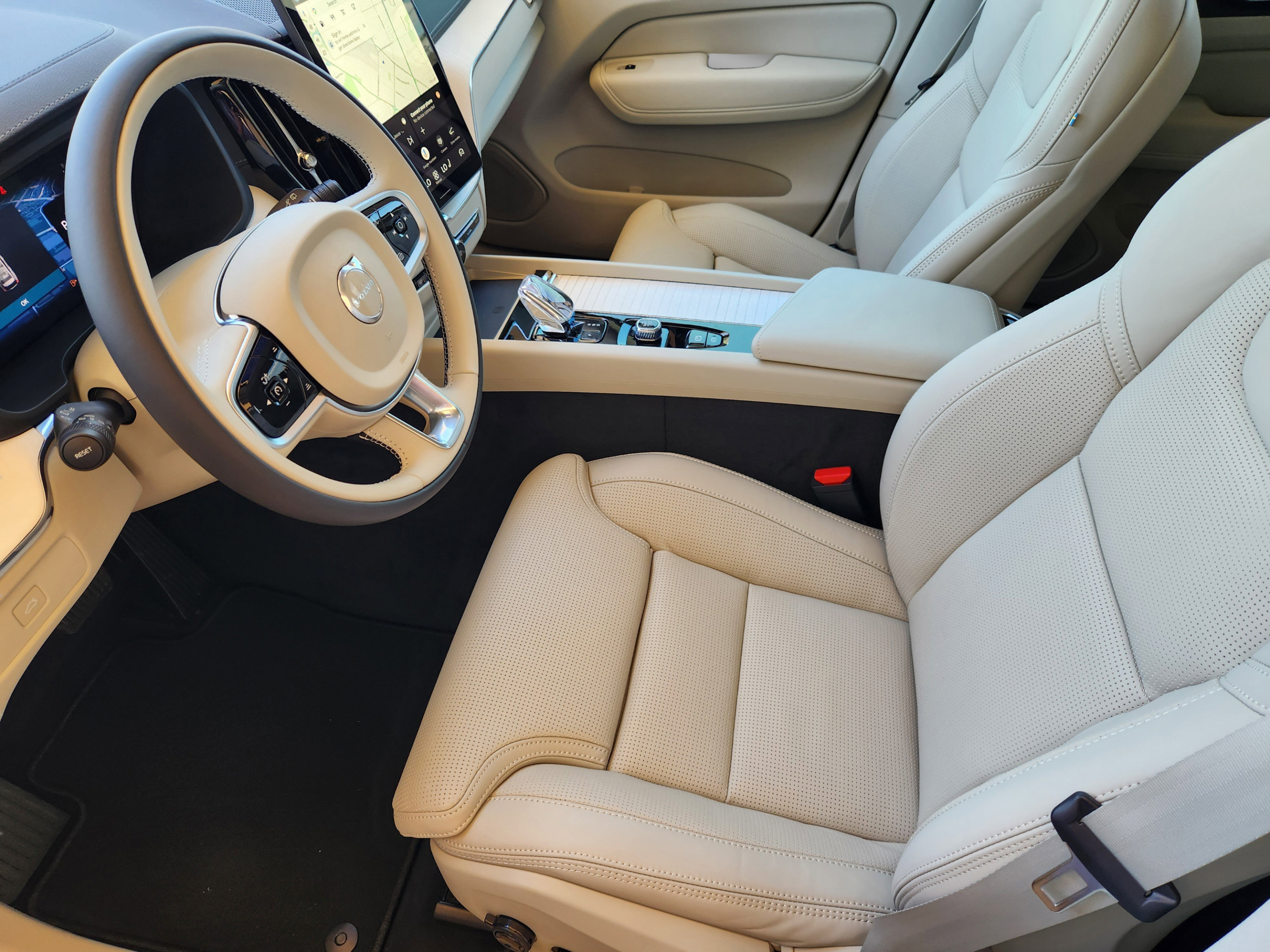 Used 2026 Volvo XC60 B5 Ultra w/ Protection Package Premier AWD/4WD image 11