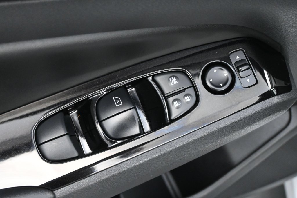 Used 2023 Nissan Altima 2.5 SV FWD image 4