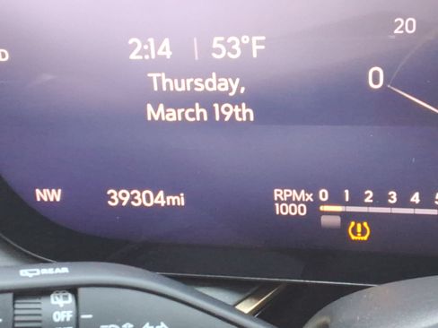Used 2024 Buick Envision Avenir AWD/4WD image 13